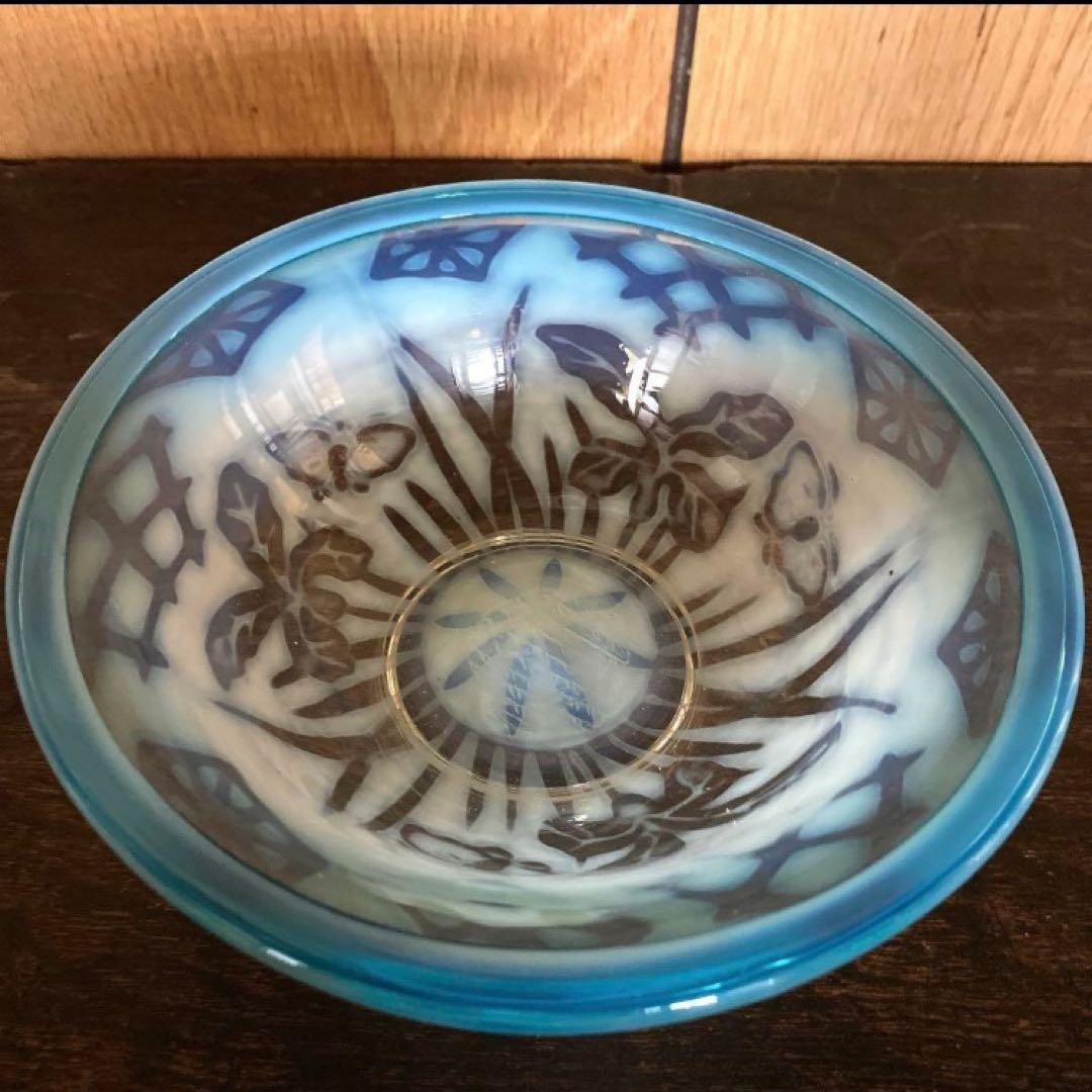 ●大正〜昭和初期 和ガラス器 氷コップ 青色縁 菖蒲に蝶文 乳白色アンティーク