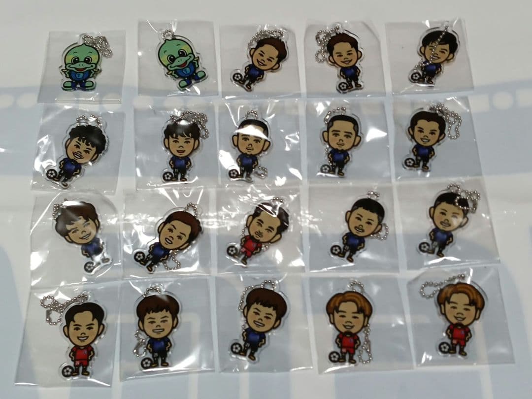 大分トリニータ　アクリルカットボールチェーン　ガチャガチャ