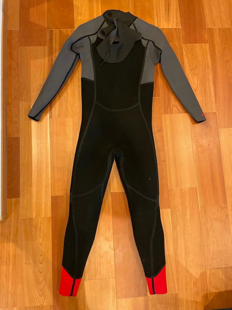 （中古品）Patagonia ウェットスーツ　R4