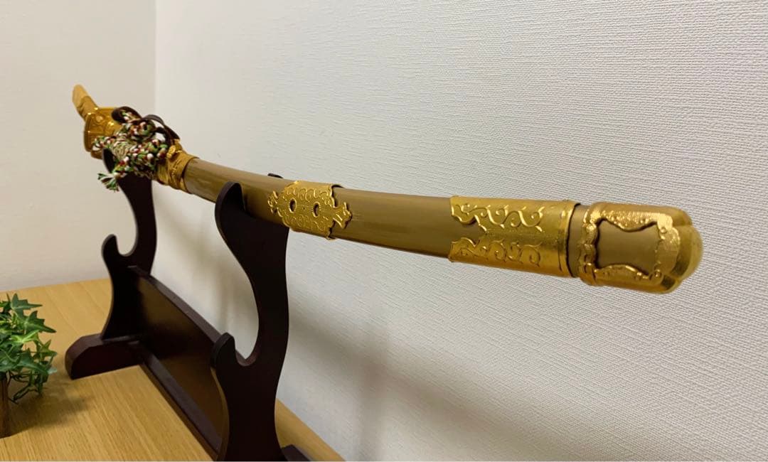 【特選模造刀/金彩拵】日本刀 太刀 超超薄刃 美しい刃文 儀礼 儀式 威光 樋入