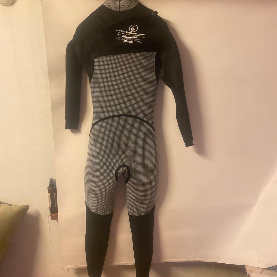 Volcom フルスーツ MS 4/3mm ボルコム　ウエットハンガー付き　MS