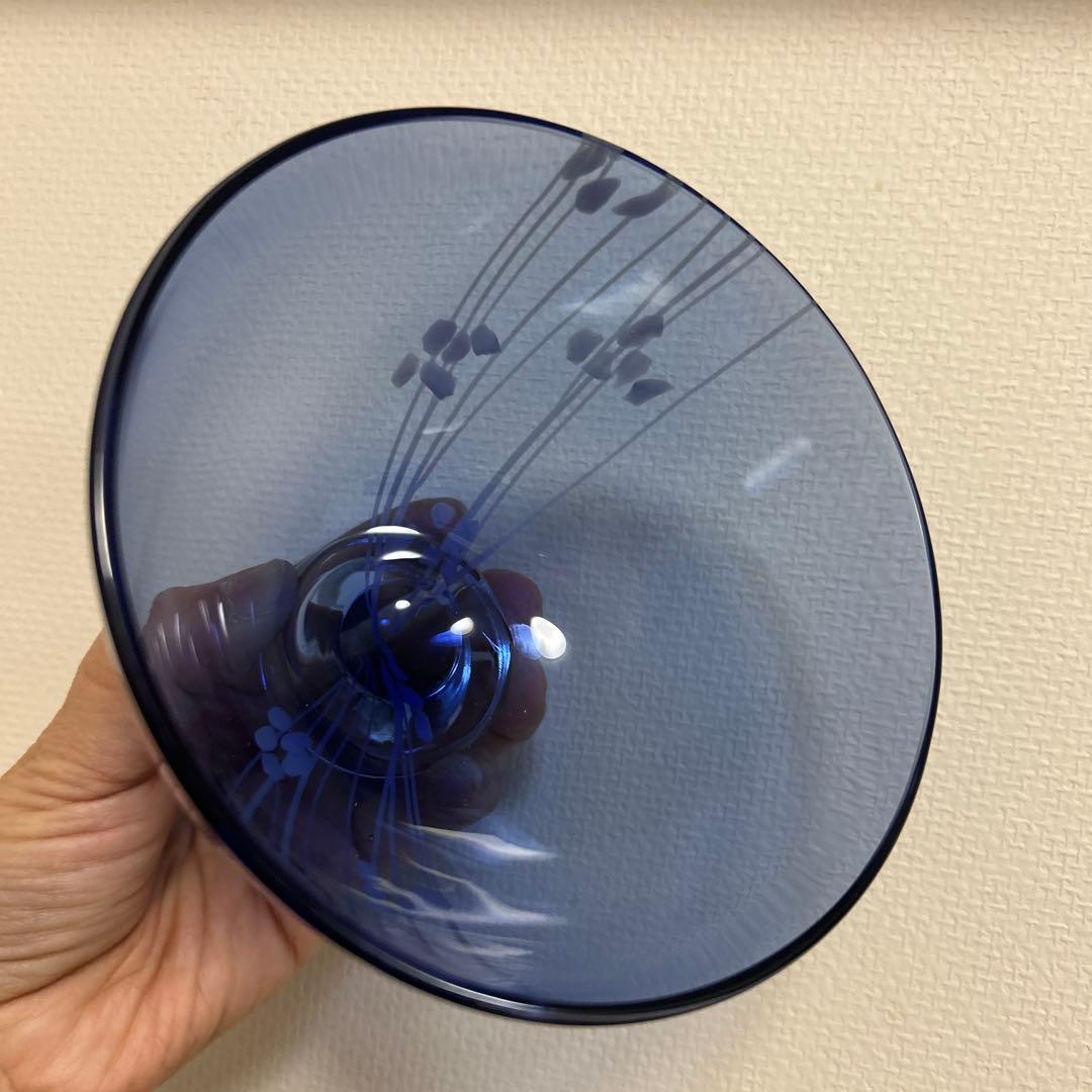 作家　ガラス作家　堀口幸子　瑠璃茶碗　瑠璃草花文玻璃茶碗　茶道　抹茶椀