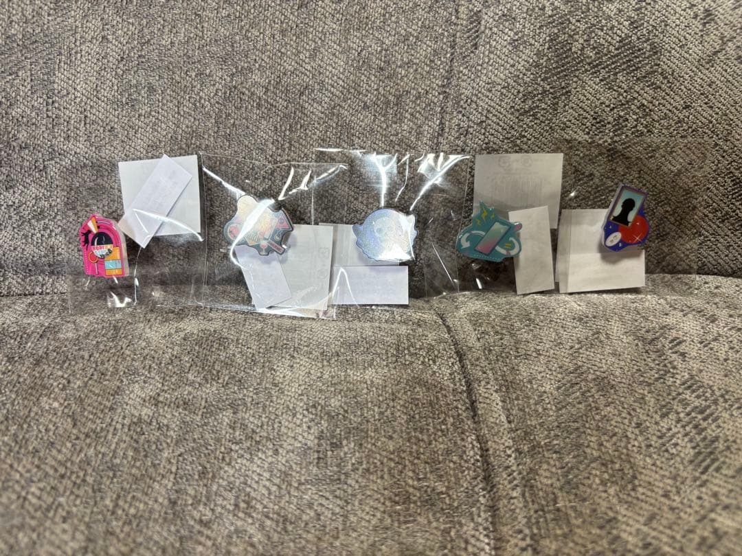 【会場限定】Ado POP-UP 楽曲アクリルピンバッジコンプセット(全40種)