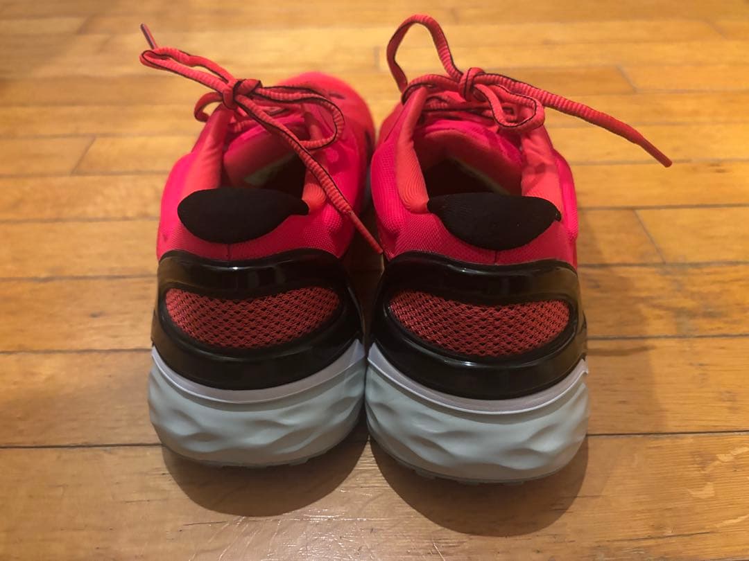 ナイキシューズ　NIKE RENEW RUN 3 28.5㎝