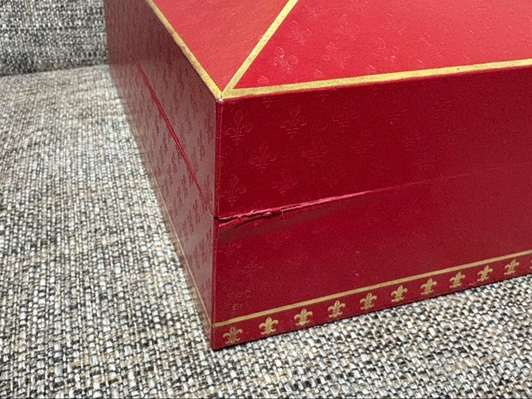 ルイ13世ブランデーの空き瓶。（箱あり）