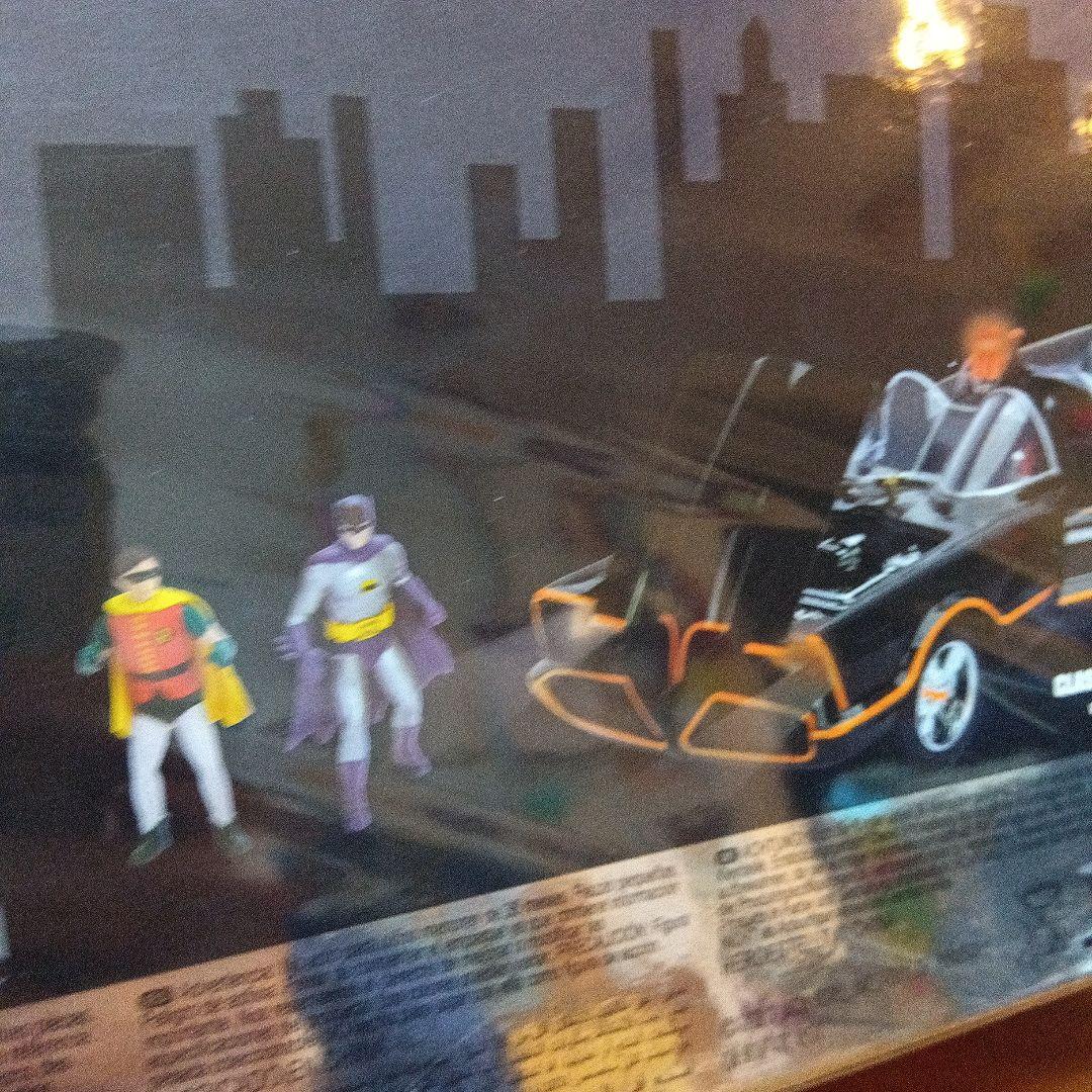 Jada社　クラシックTVシリーズ バットモービル　ダイキャストフィギュア