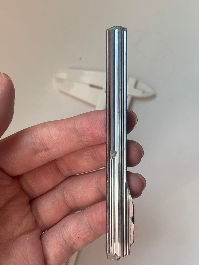 国産鉱物　愛媛県市ノ川鉱山の輝安鉱　スティブナイト　原石　鉱物標本　翡翠　根付