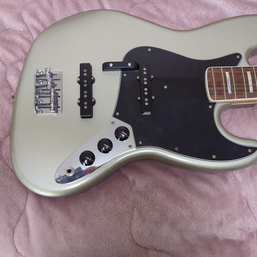 ベース Fender vintera 70s Jazz Bass