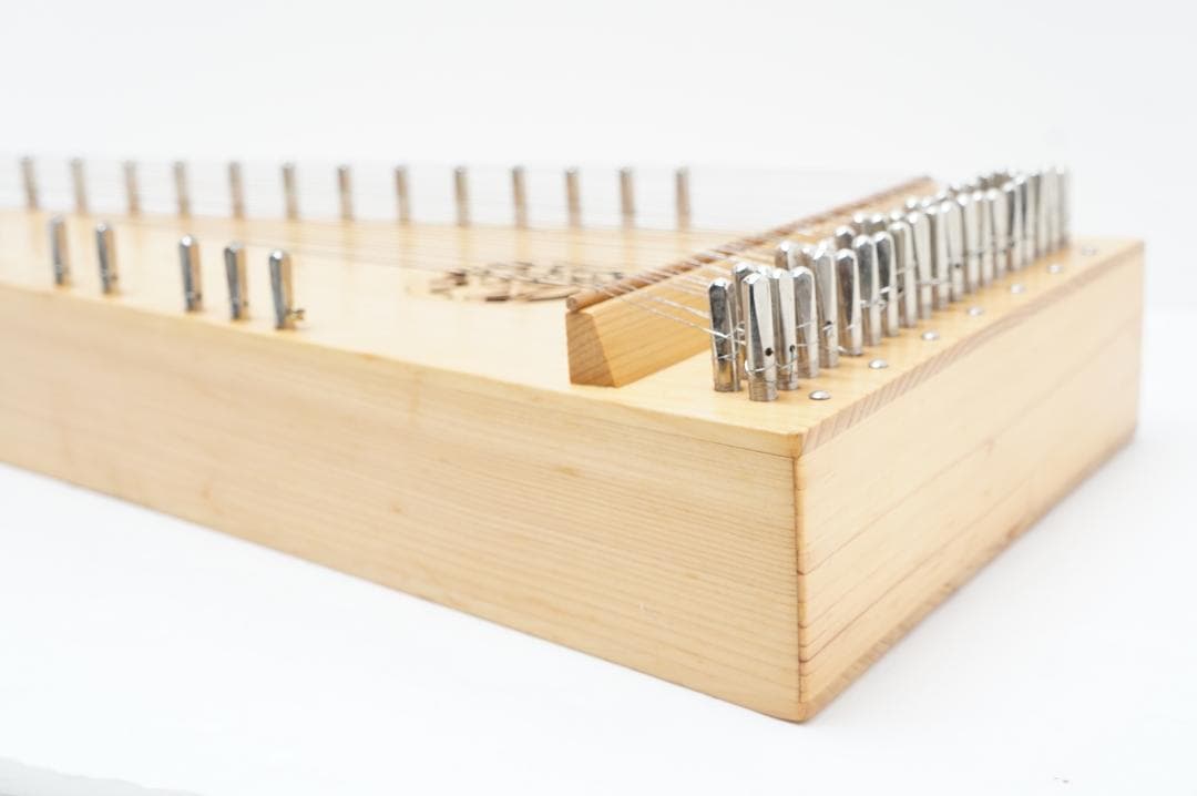 プサルタリー　37弦　弦楽器