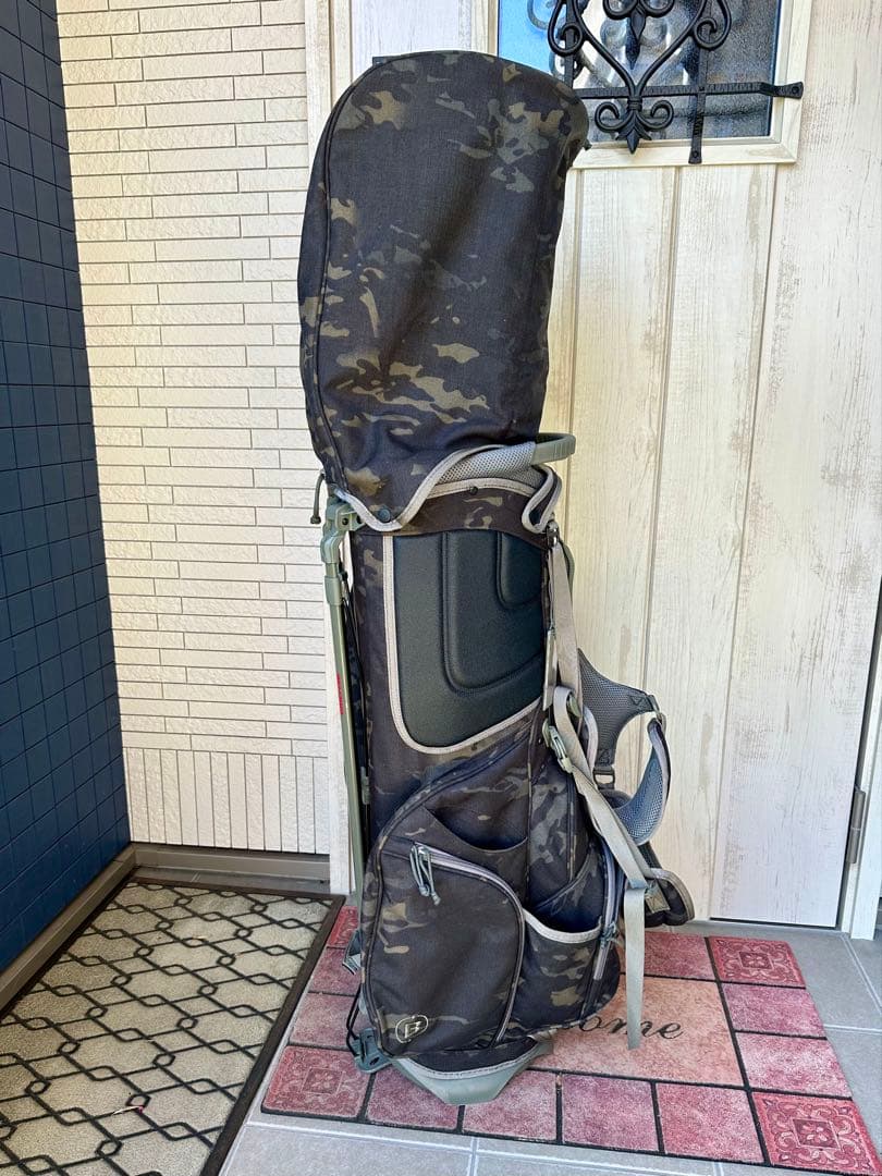 ブリーフィング マルチカモブラックのキャディバッグ / BRIEFING