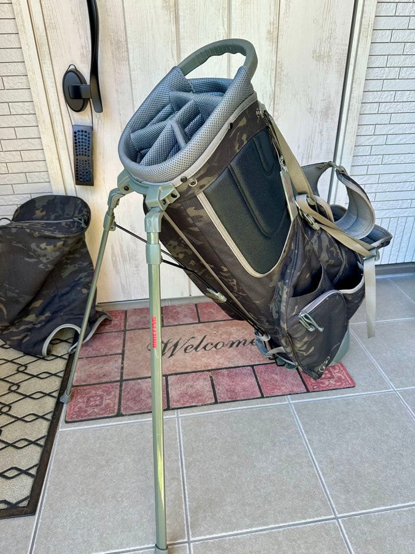 ブリーフィング マルチカモブラックのキャディバッグ / BRIEFING