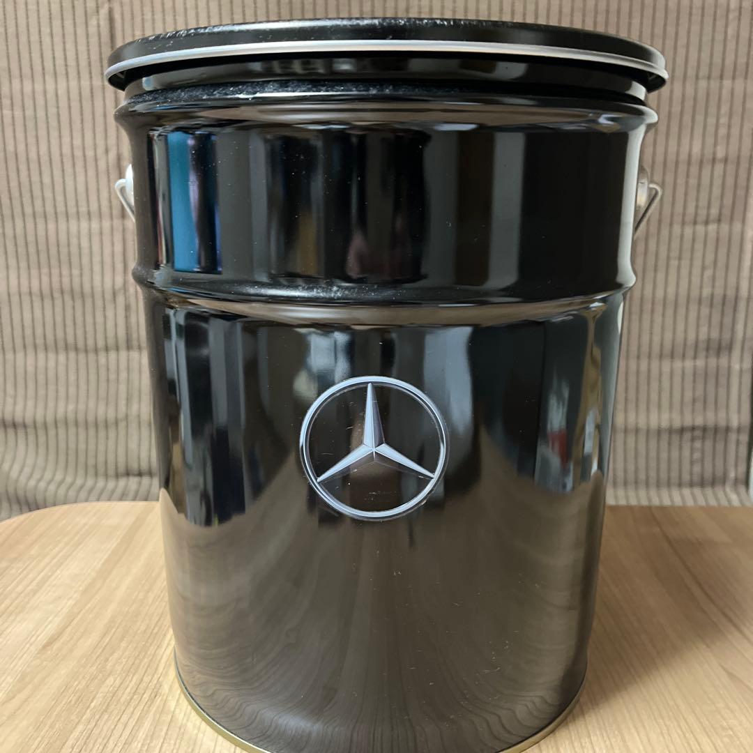 メルセデスベンツ　ノベルティグッズ缶
