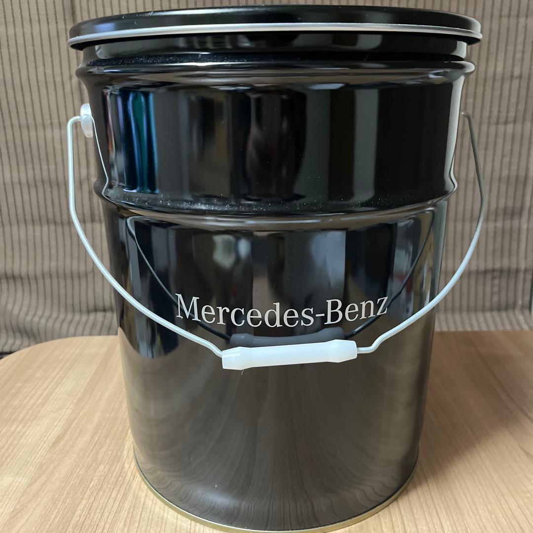 メルセデスベンツ　ノベルティグッズ缶