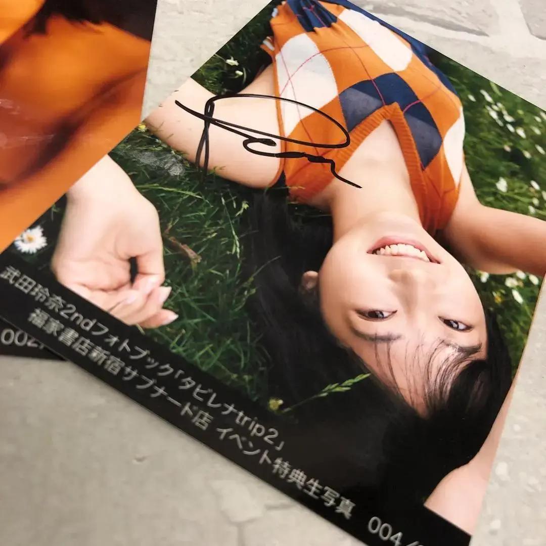 D5065 武田玲奈 グッズまとめ売りカレンダー うちわ クリアファイル 生写真