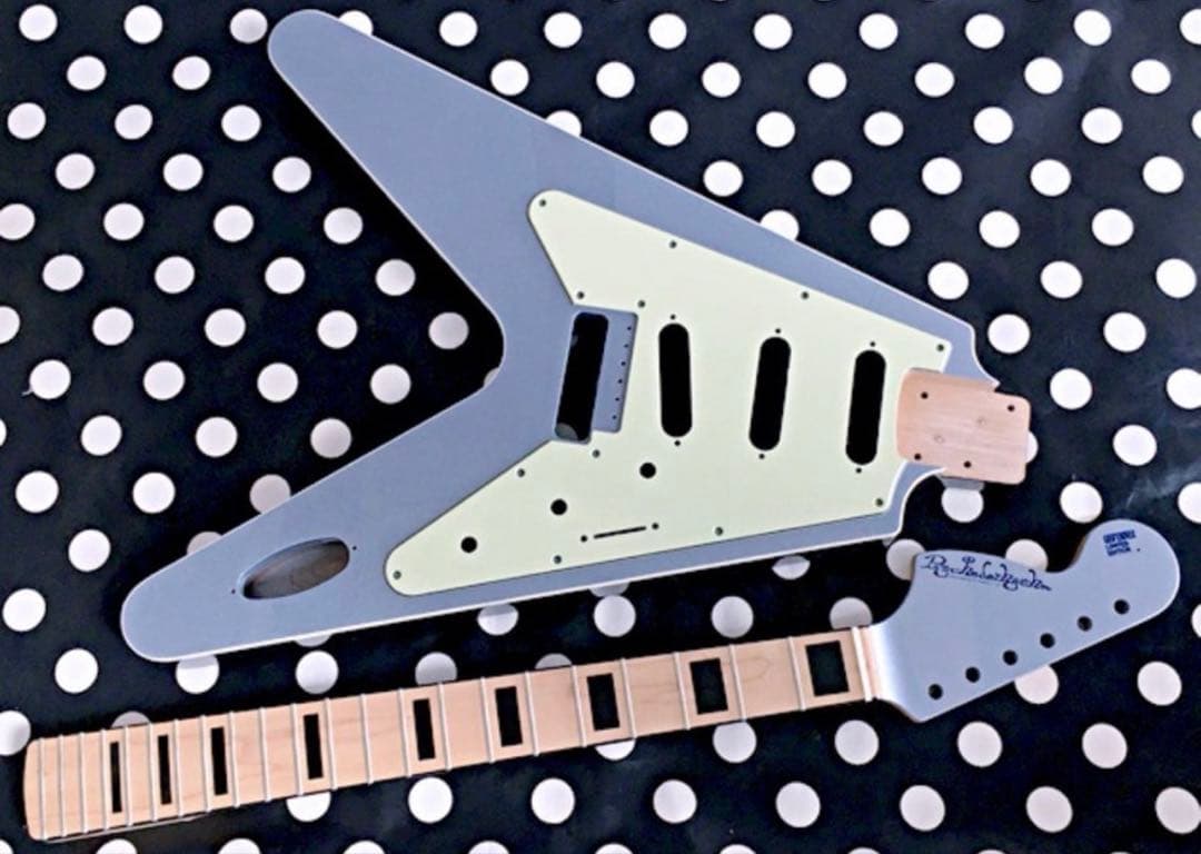 サイケデリズムギター　ギブフェンドリクス　メイプル指板