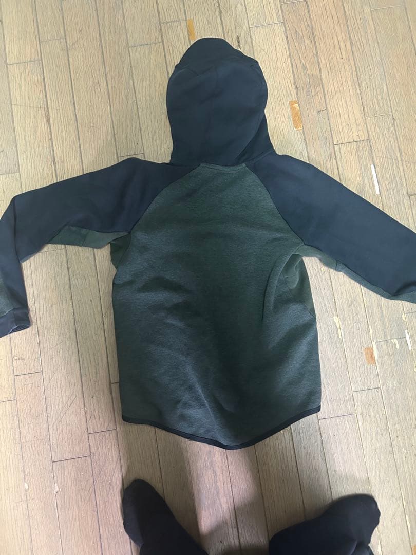 NIKEテックフリースセットアップ大幅値下げ