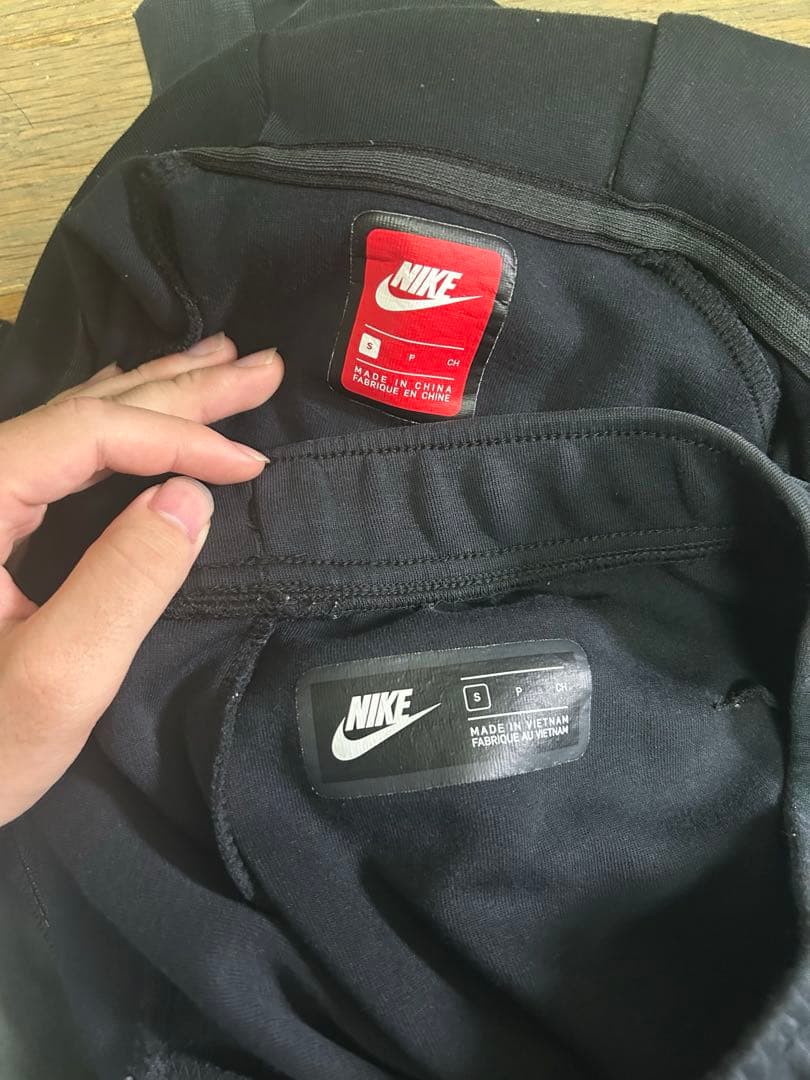 NIKEテックフリースセットアップ大幅値下げ