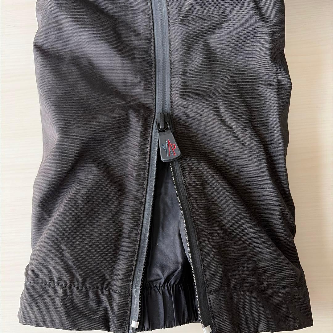 新品未使用品モンクレール スキーウェア　サイズS