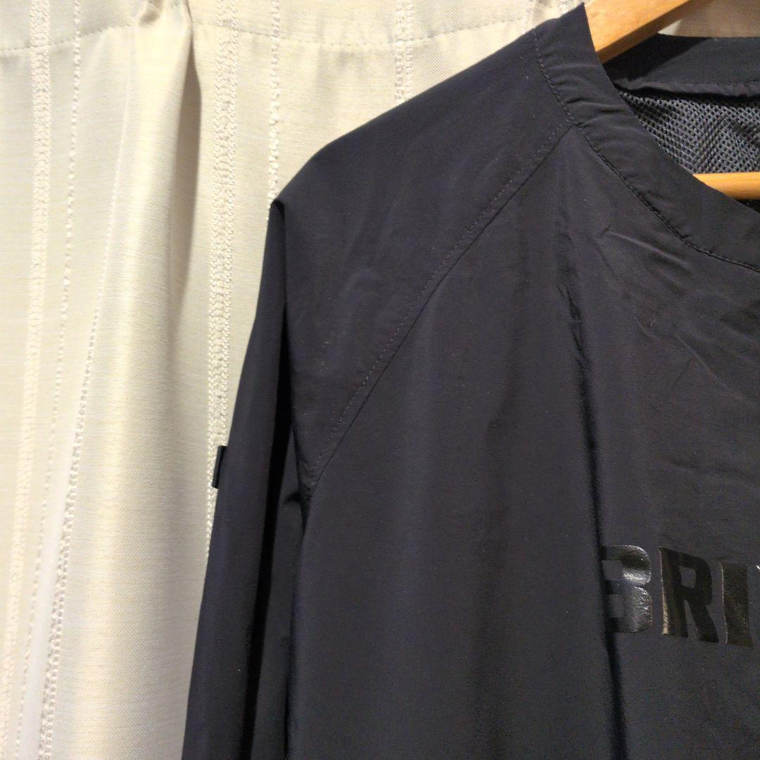 ブリーフィング ウインドプルオーバー