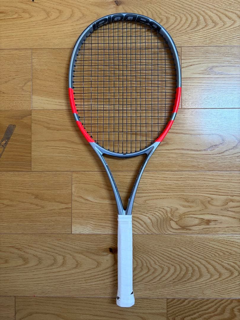 バボラ New2025 (使用10時間内)美品PURE STRIKE 100