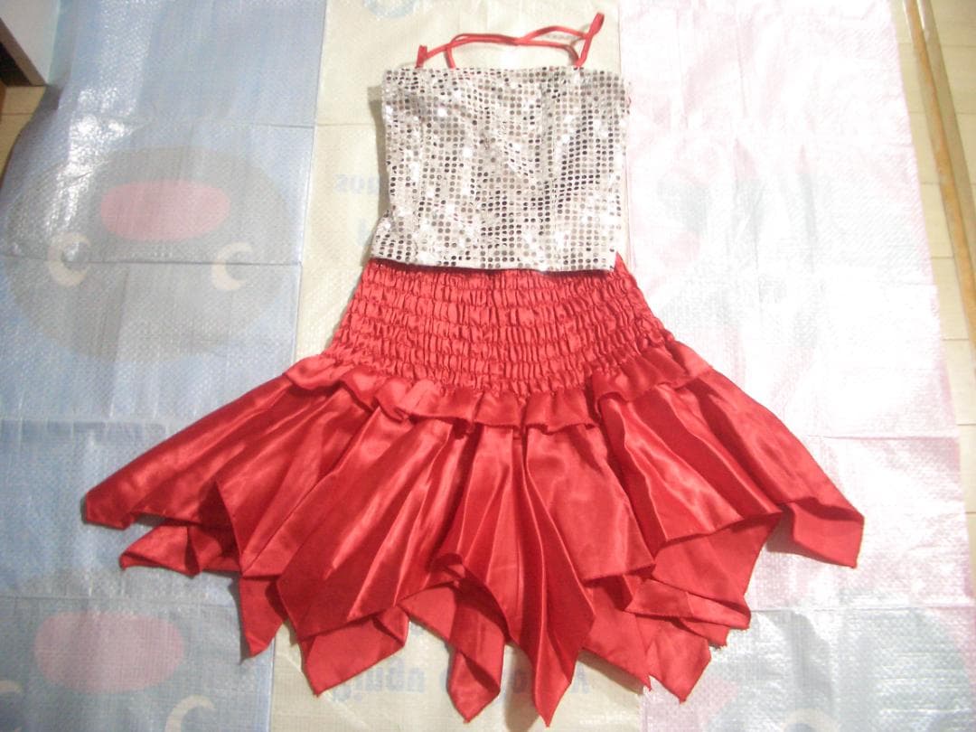 12人分　赤とシルバー　ダンス衣装 　スパンコール大リボン & ミニリボン付き