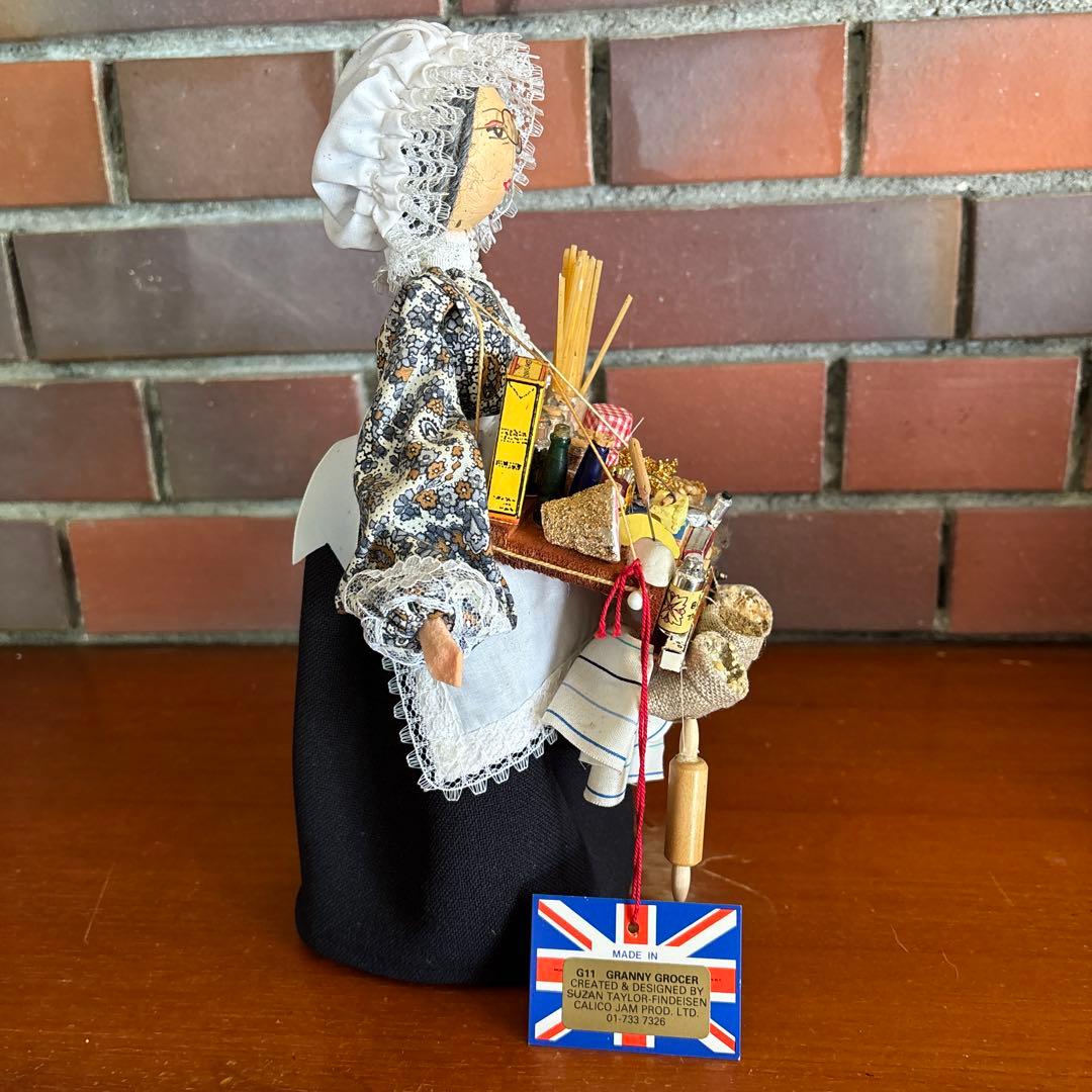 maxico です。Granny Sweet Seller Doll 《G