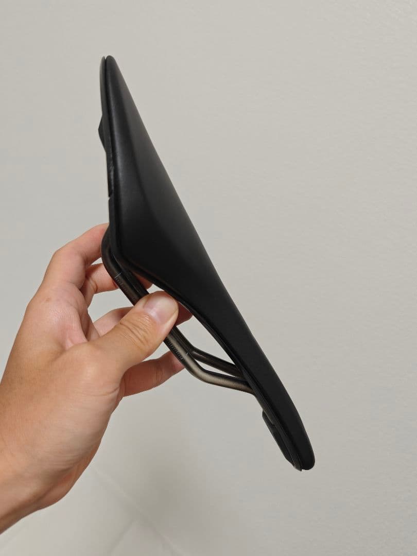 Fizik Vento Antares R3 サドル R3 140mm