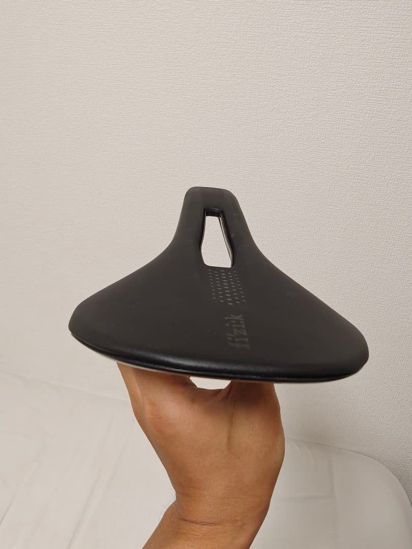 Fizik Vento Antares R3 サドル R3 140mm