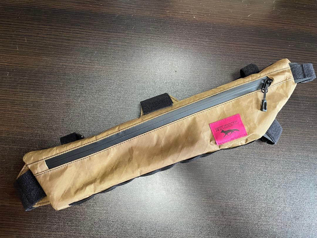 SWIFTINDUSTRIES hold fast frame bag Mサイズ