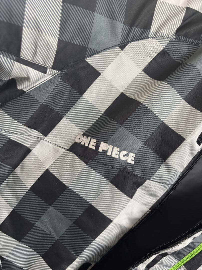 IGNIO (ONE PIECE)スノーボードウェア付属品8点