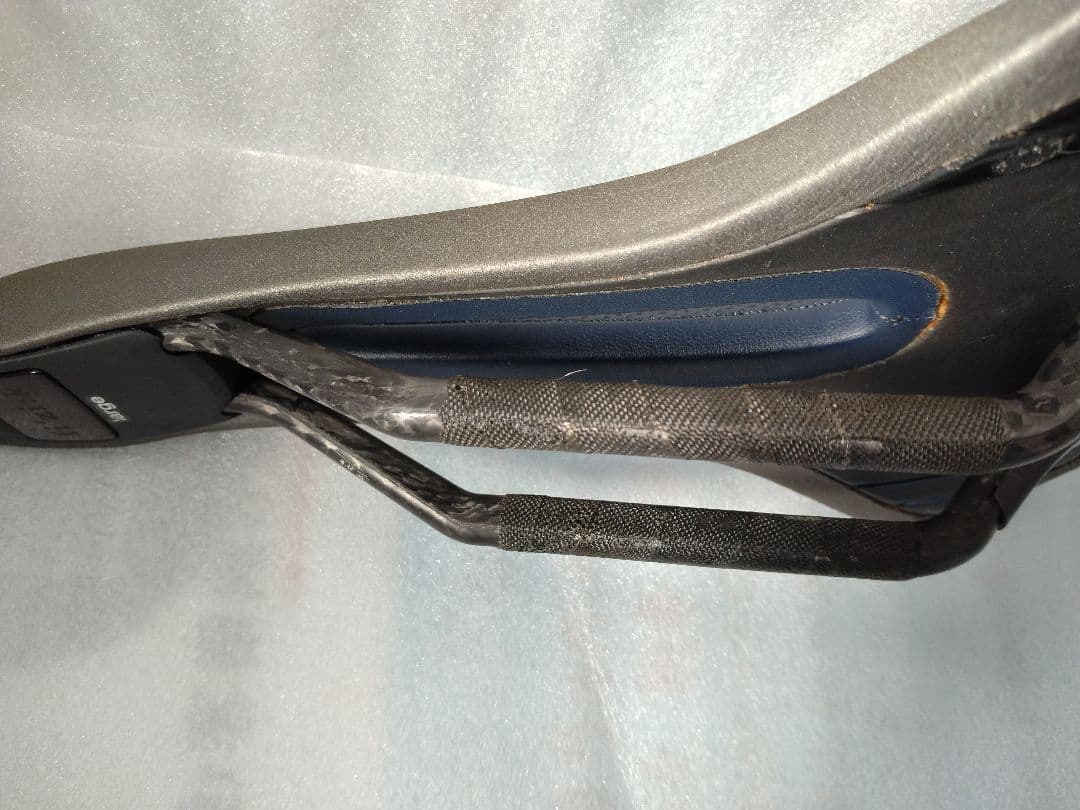 fi'zi:k フィジーク　LUCE MOBIUS カーボンレール