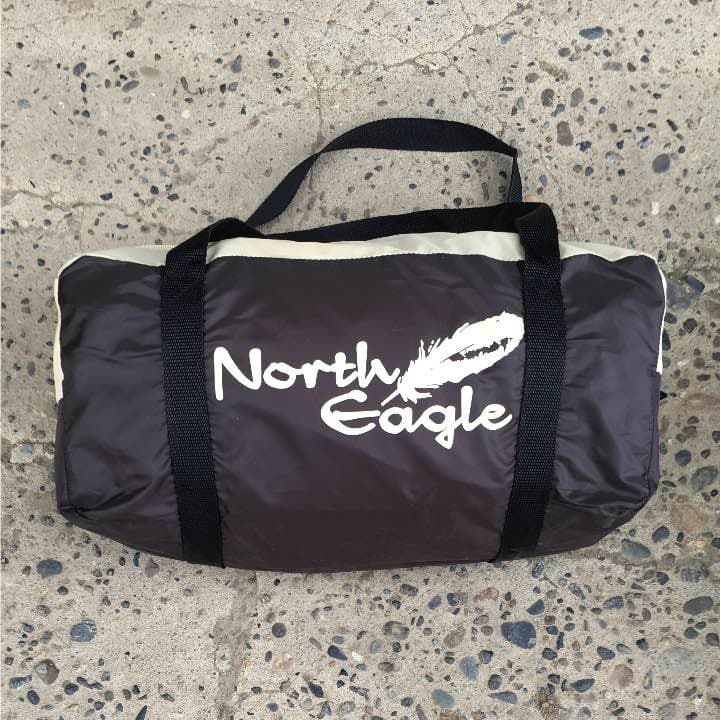 キャンプ用テントと寝袋のセット