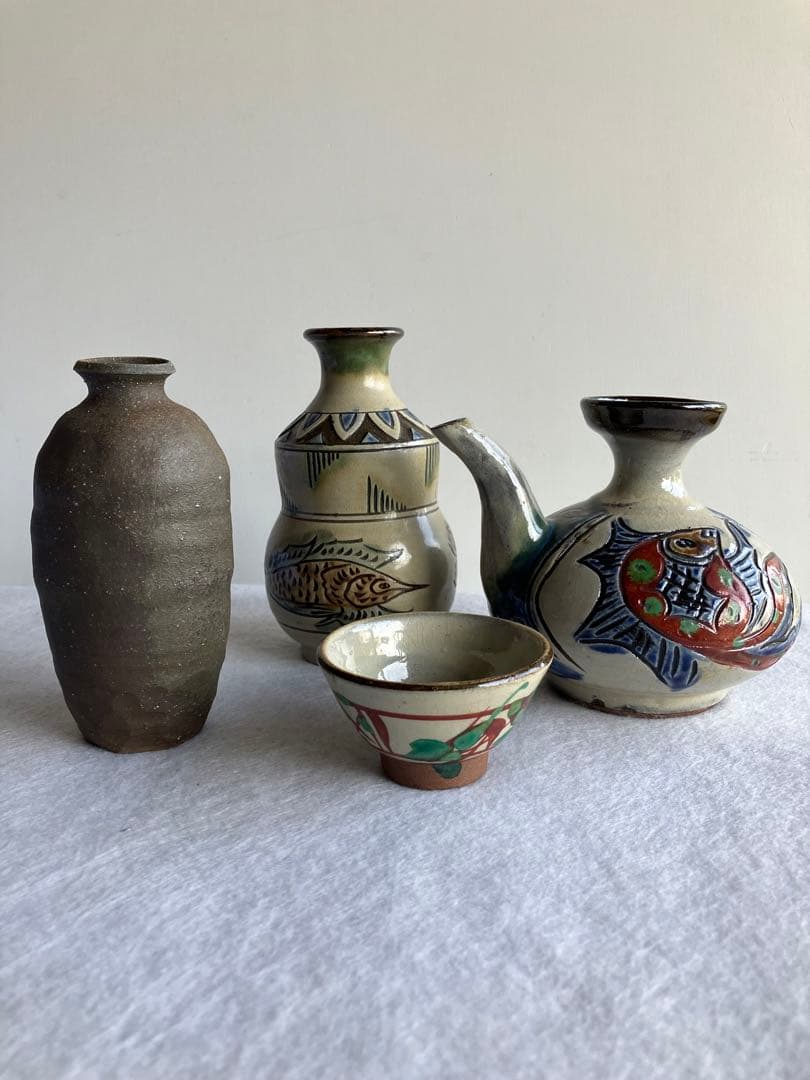 壺屋やちむん４個　カラカラ　渡名喜瓶　ぐい呑み　ウニヌティ　民芸酒器　沖縄