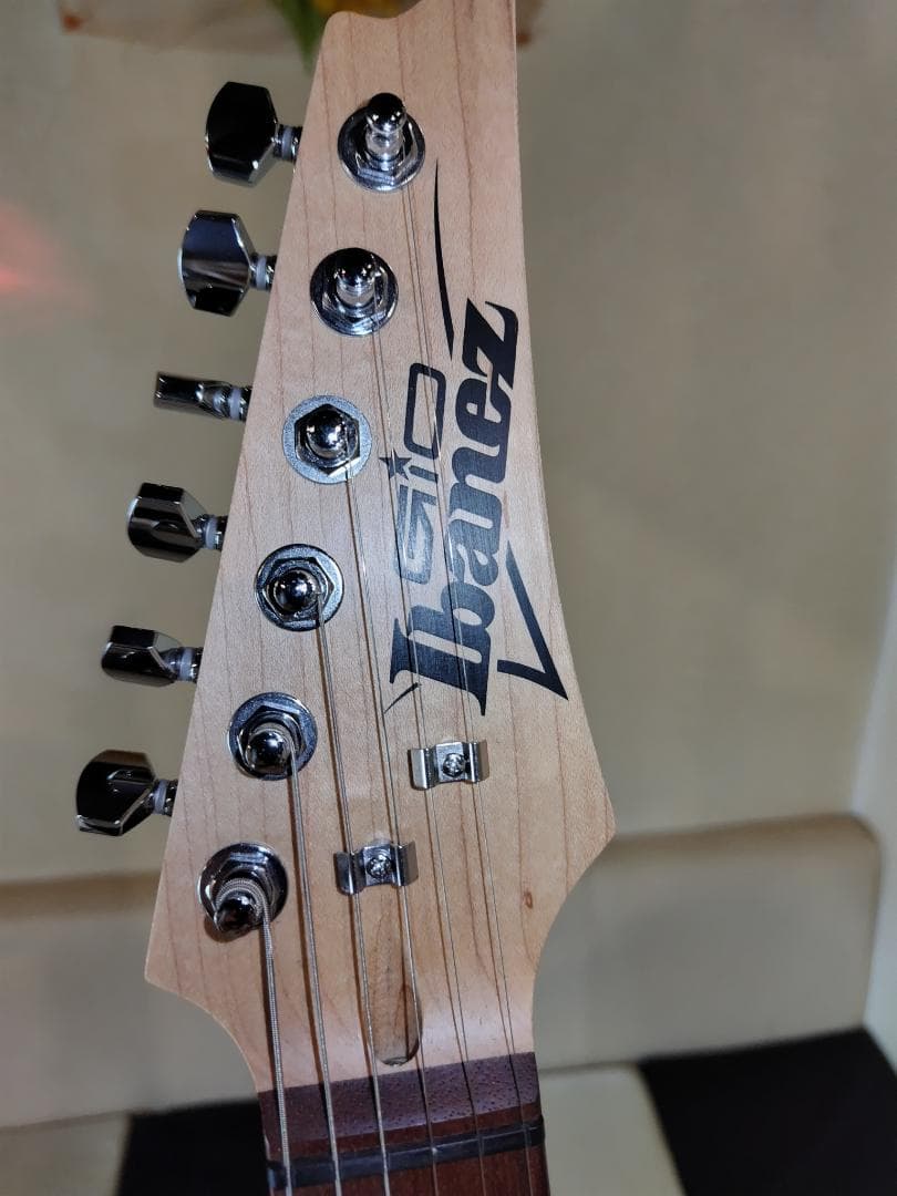 エレキギター ブラック ボリューム・トーン付き