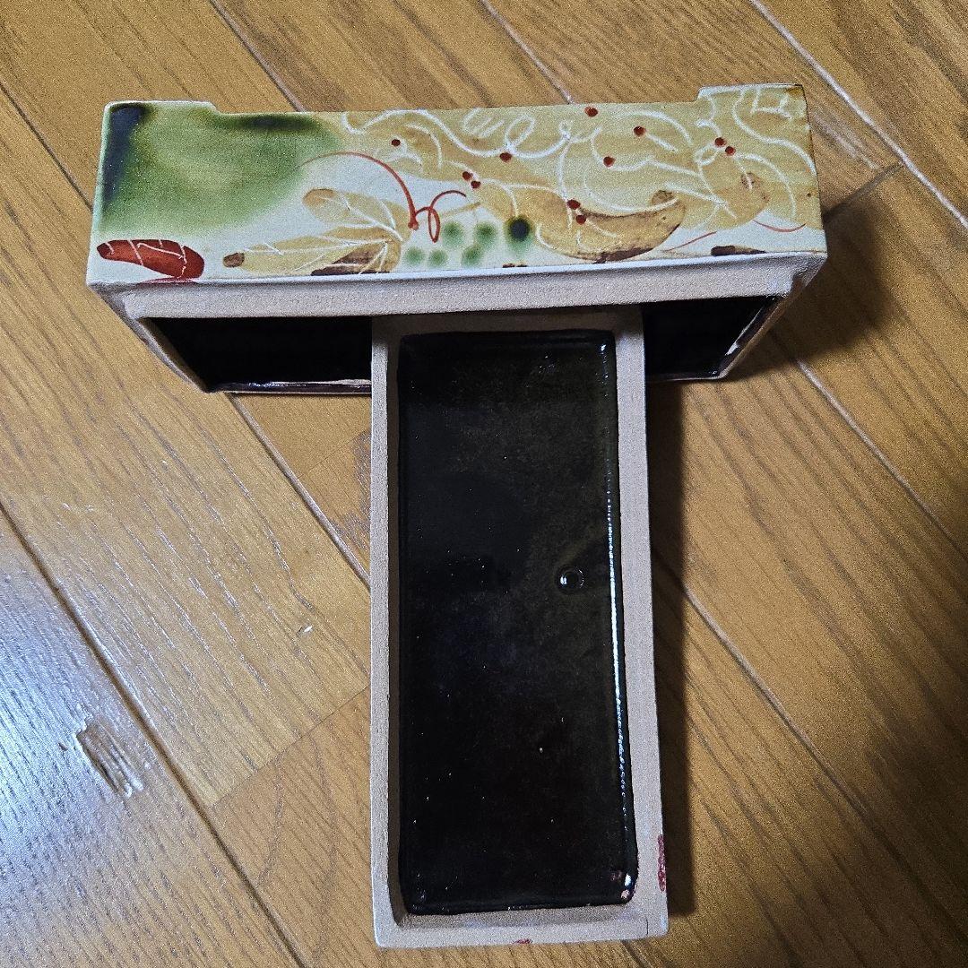 紅葉模様の陶器の箱　一部かけあり