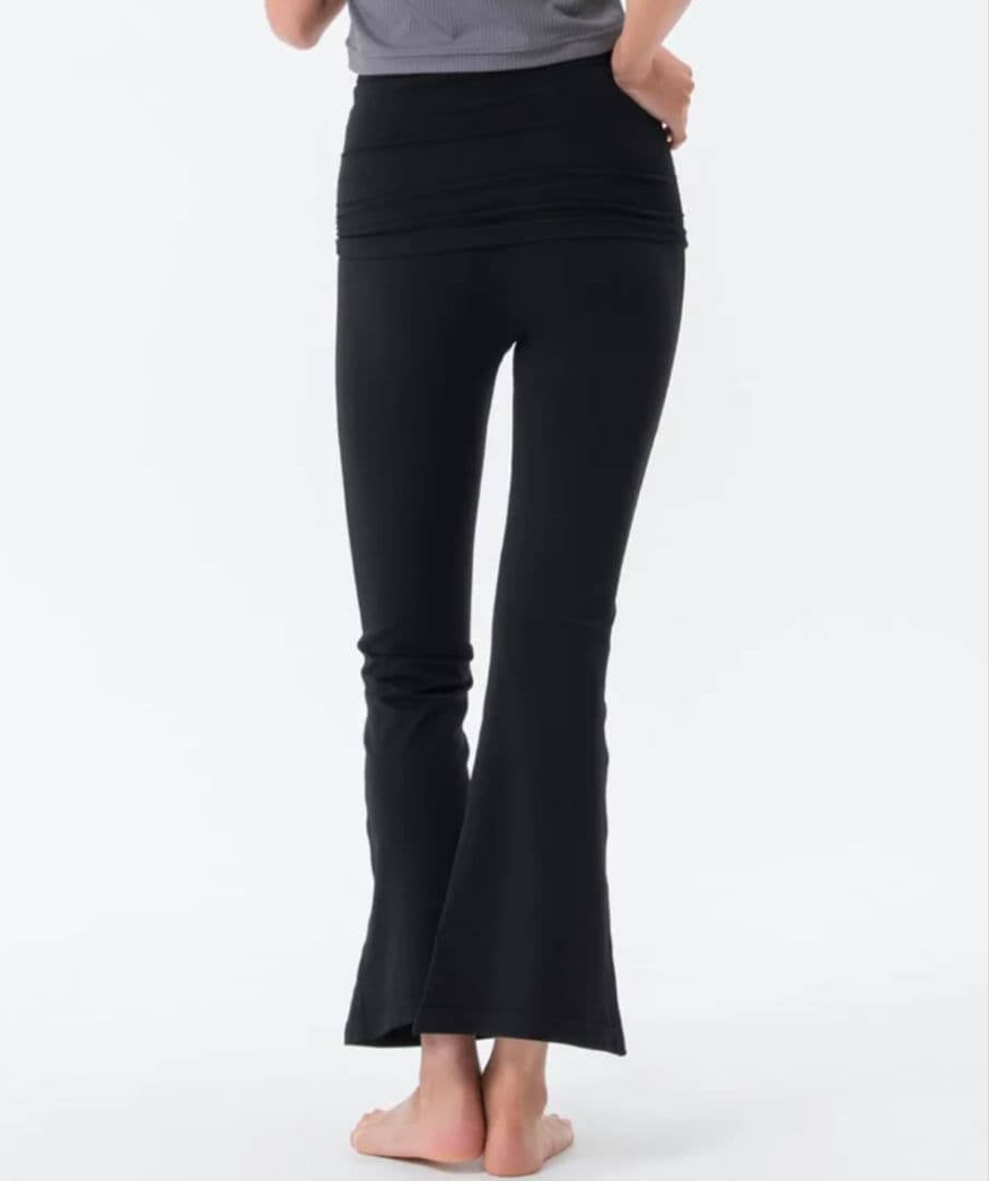 新品　SUKALA フレアパンツ Ｓサイズ