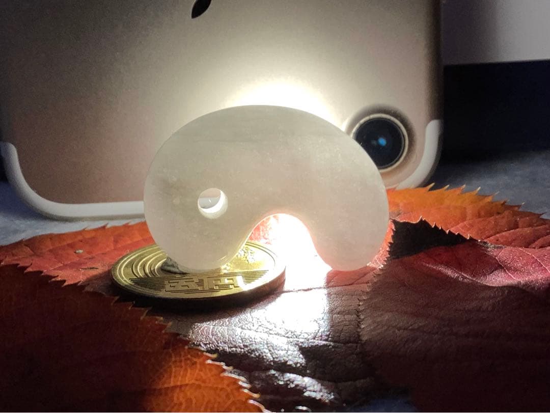 ⭕️お値段ご遠慮無く‼️　糸魚川翡翠勾玉の白翡翠お探しの方　卸しお値段にて　お早目に
