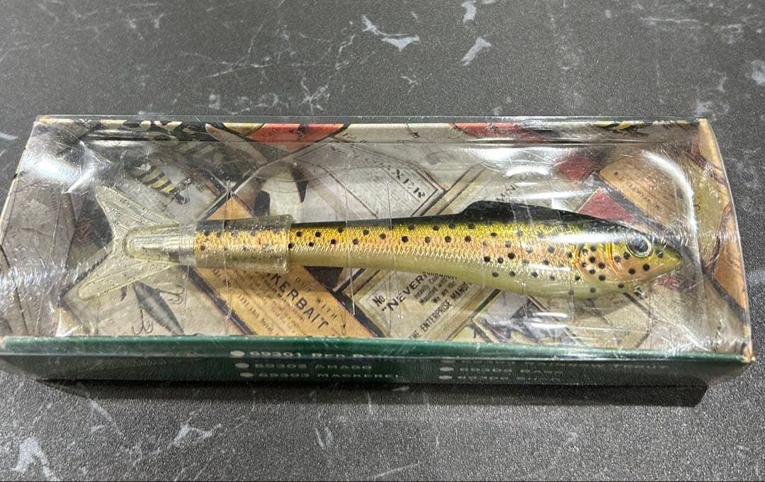 Genuine Fish Pen / Muskill（マスキー用ルアー型ペン）