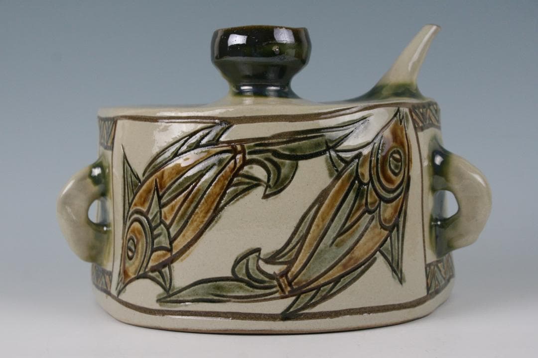 琉球壺屋焼 登り窯 金城敏幸　窓絵双魚文抱瓶（大）