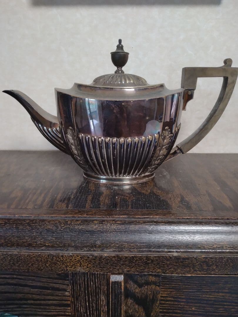 【最終値下げ】英国イギリスビンテージ　シルバープレート　ティーポットアンティーク