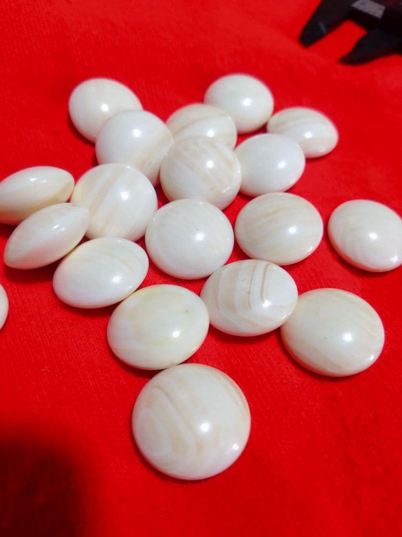 【囲碁】欅碁笥　本蛤碁石、那智黒石　11.4ミリ