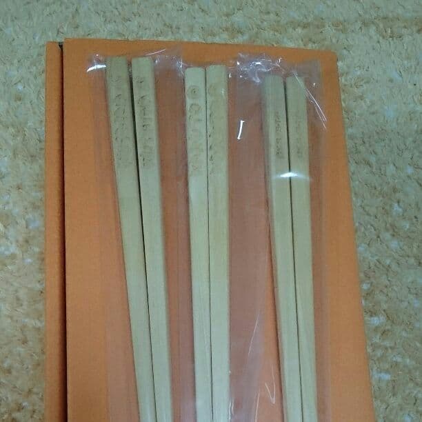 ナルト一家賞：ナルト一家の特製茶わん＆箸セット(三人分)当選品