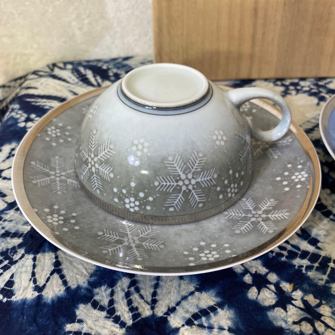 セール人間国宝 十四代 今泉今右衛門 本人作 色絵薄墨吹墨墨はじき雪文紅茶碗