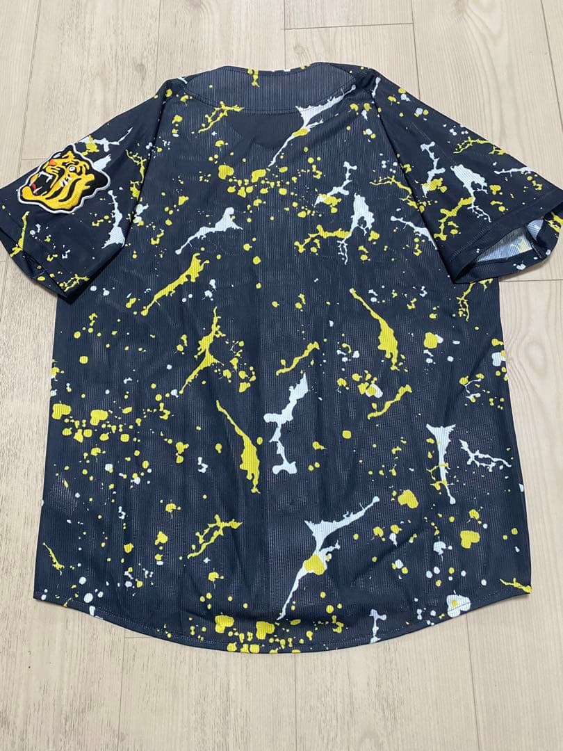 阪神タイガース　ユニフォーム【完売品】Tigers デザイン　新品未使用品