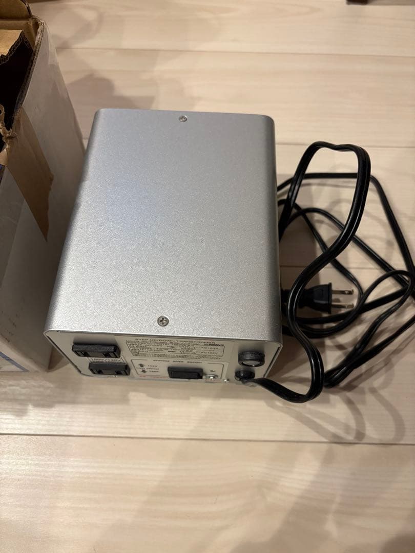 【値下げ】海外・国内兼用変圧器 1500VA（100V⇆110〜130V）