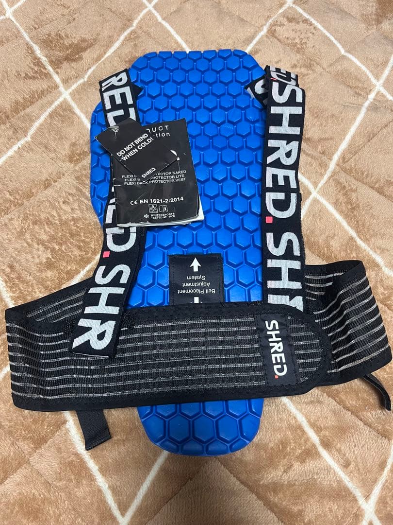 値下げしました！ 新品未使用タグ付き SHRED バックプロテクター Sサイズ