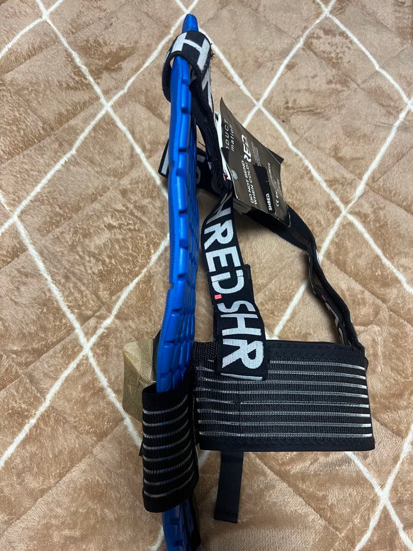 値下げしました！ 新品未使用タグ付き SHRED バックプロテクター Sサイズ