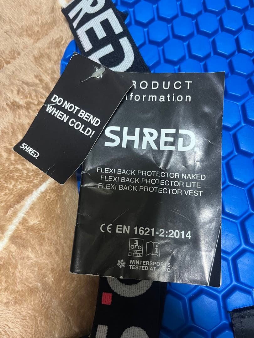 値下げしました！ 新品未使用タグ付き SHRED バックプロテクター Sサイズ