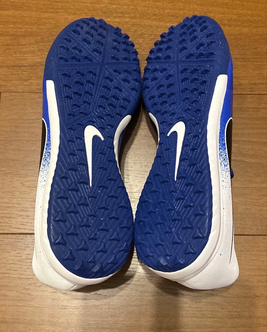 【新品未使用】NIKE PHANTOM VENOM ACADEMY TF