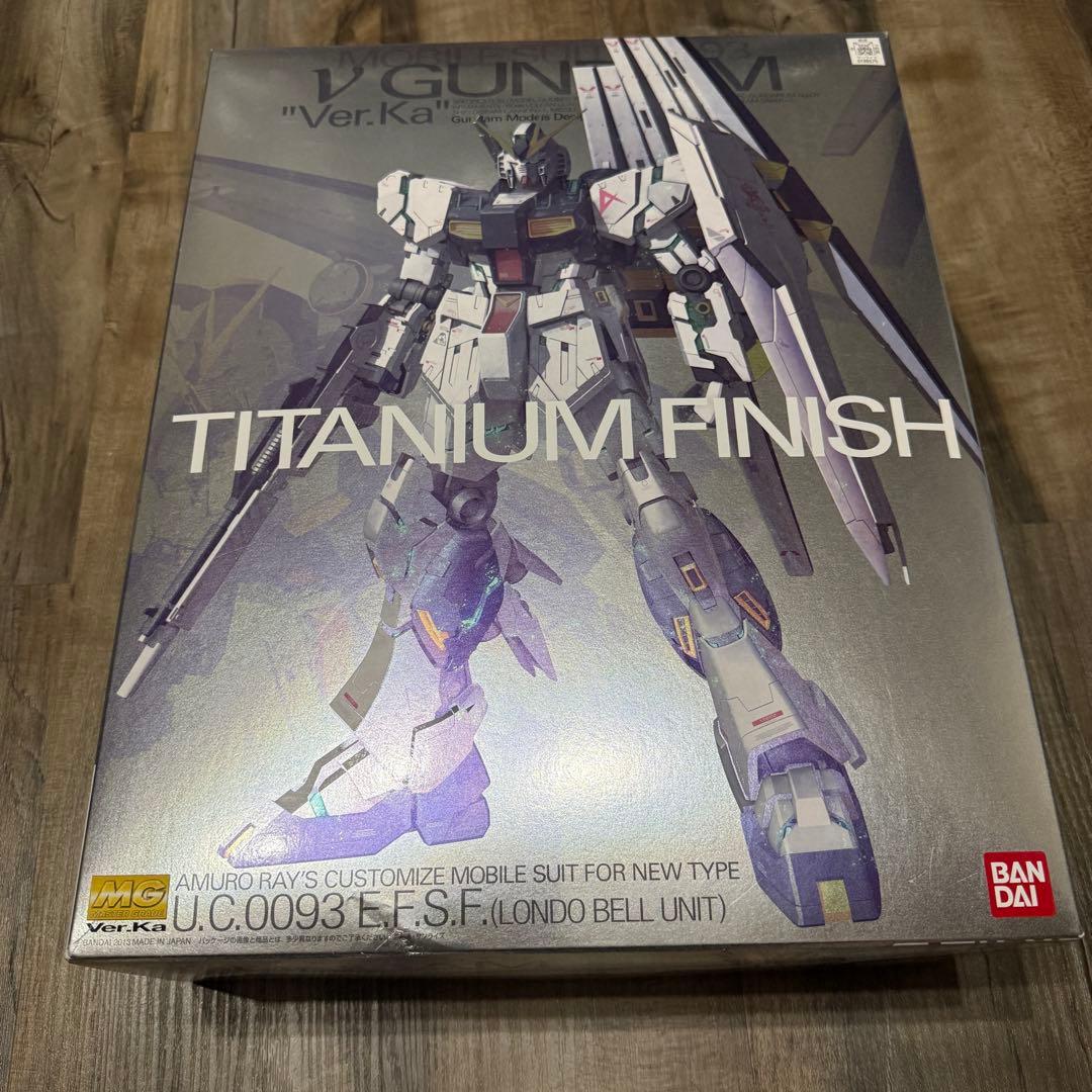 美品 1/100 MG ニューガンダム Ver.Ka チタニウムフィニッシュ